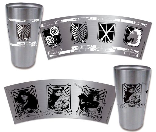 進撃の巨人」のステンレス製タンブラーがクレーンゲームの景品として登場