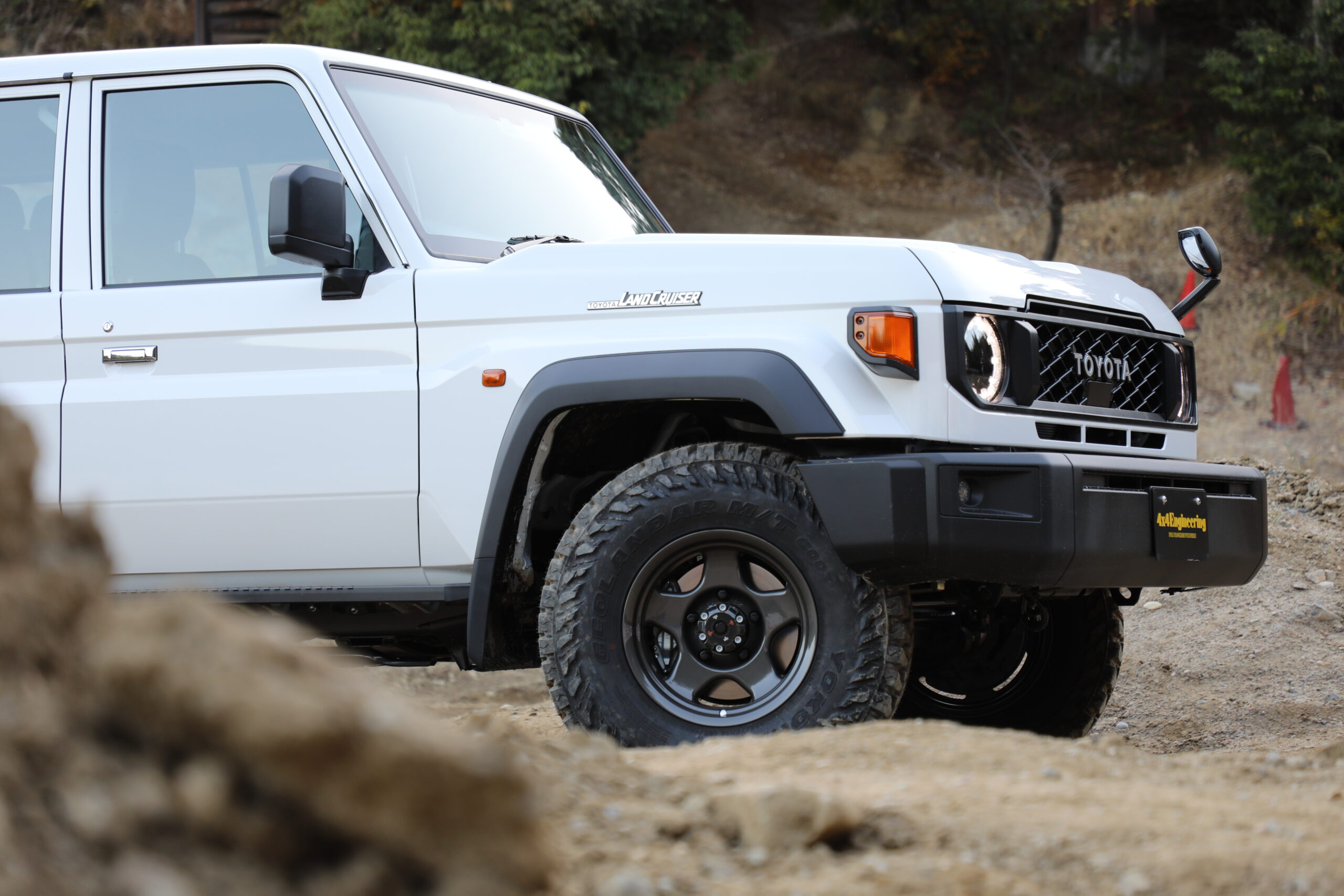 再再販ランドクルーザー70用(GDJ76)BRADLEY Vが入荷いたしました