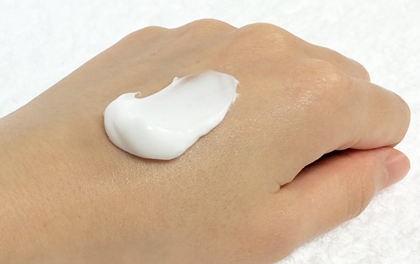 11B-01400 LLEミネラルマッサージクリーム(ヒアルロン酸) 450g | 株式