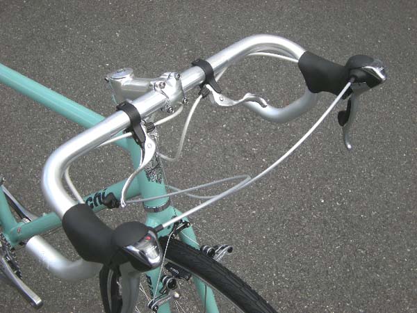 2009年モデル BIANCHI ビアンキ クロスバイク ツーリングバイク LUPO