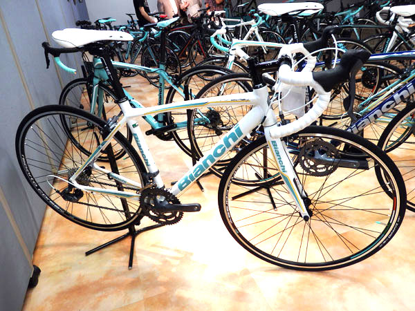 BIANCHI VIA NIRONE 7 PRO(ビアンキ ヴィア ニローネ 7)CLARIS完成車