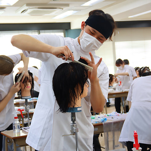 国家試験を目前に検定を行いました！ / 九美ブログ | 九州美容専門学校