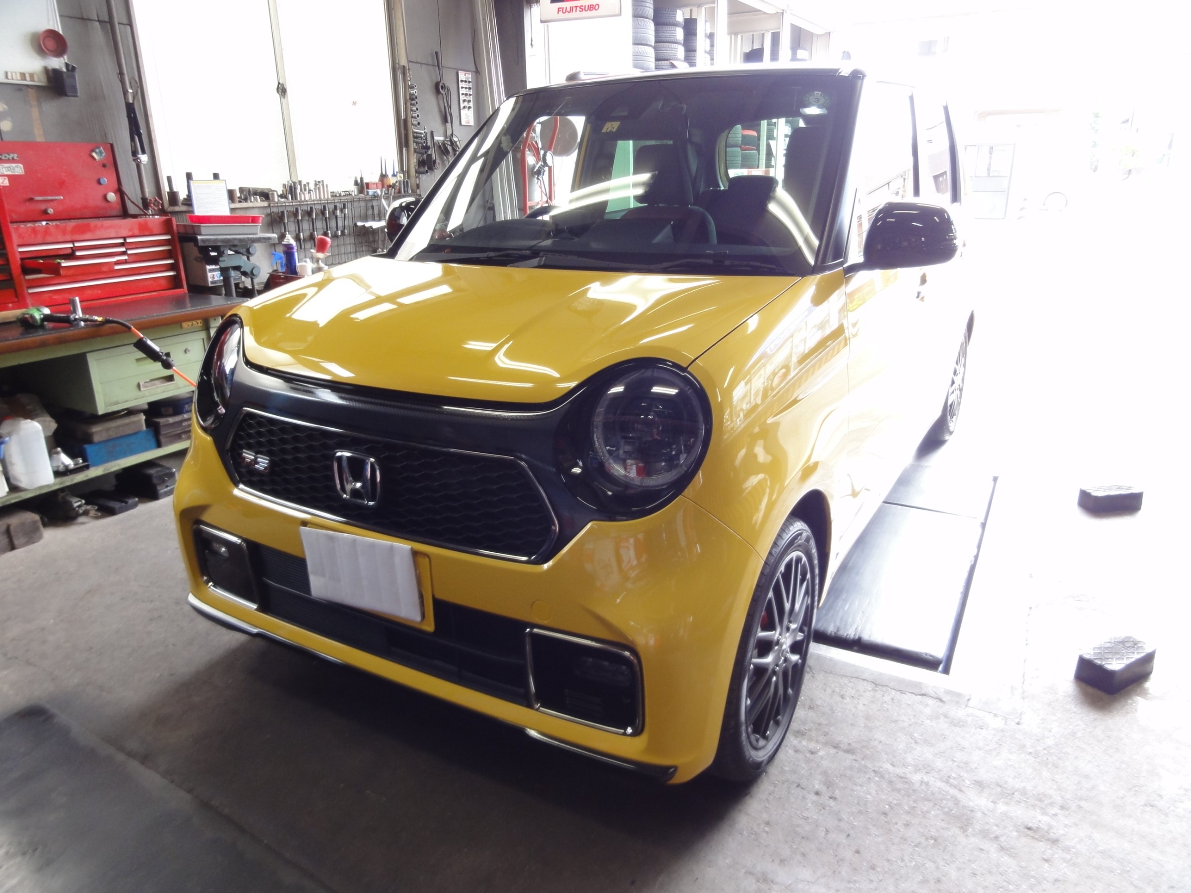 NｰONE（RS） スプーン製「リジカラ」（前後）装着＆アライメント作業