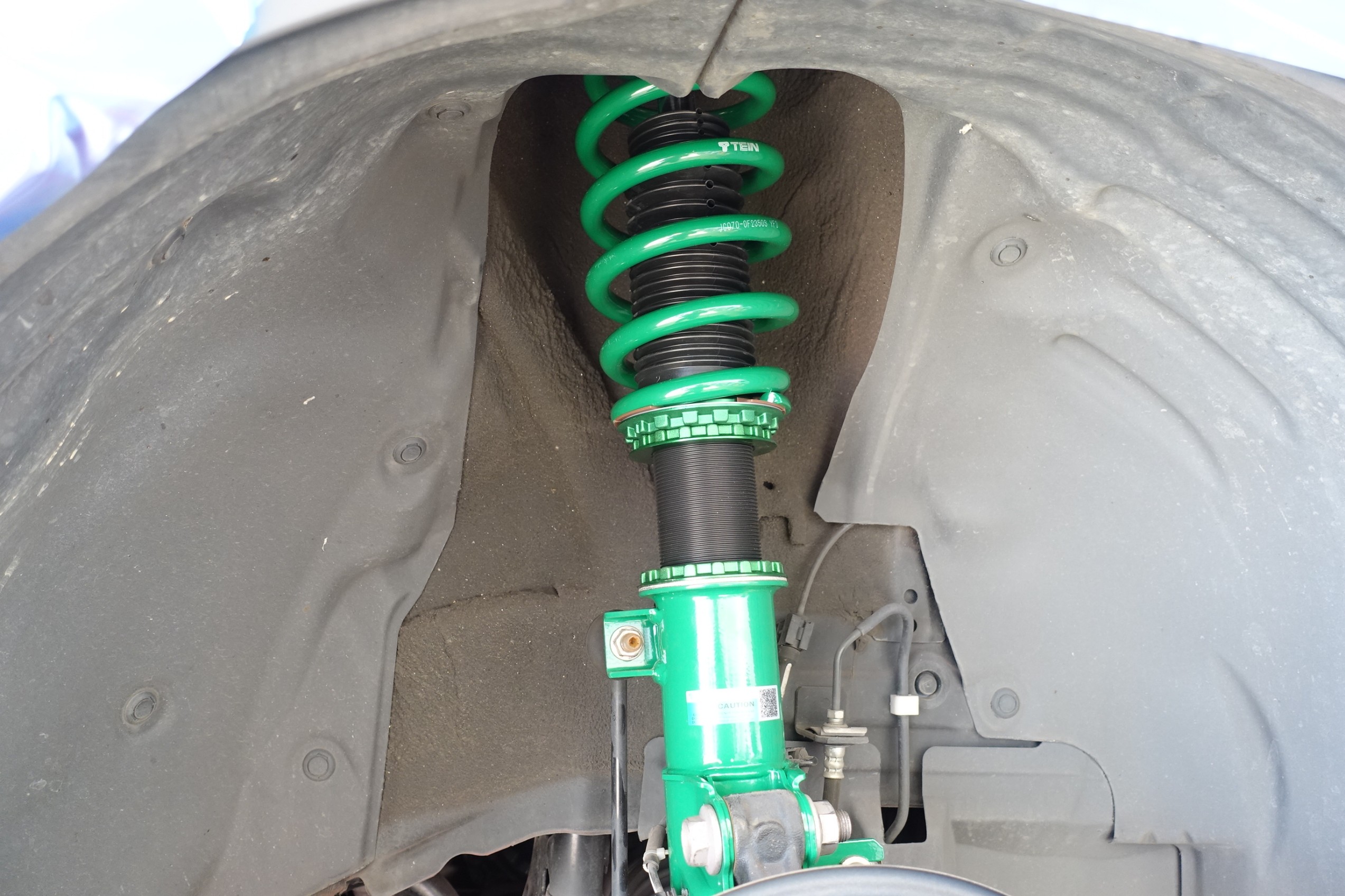 最近人気のSUVをローダウンしてスポーティーな仕上がりに！マツダ CX-8