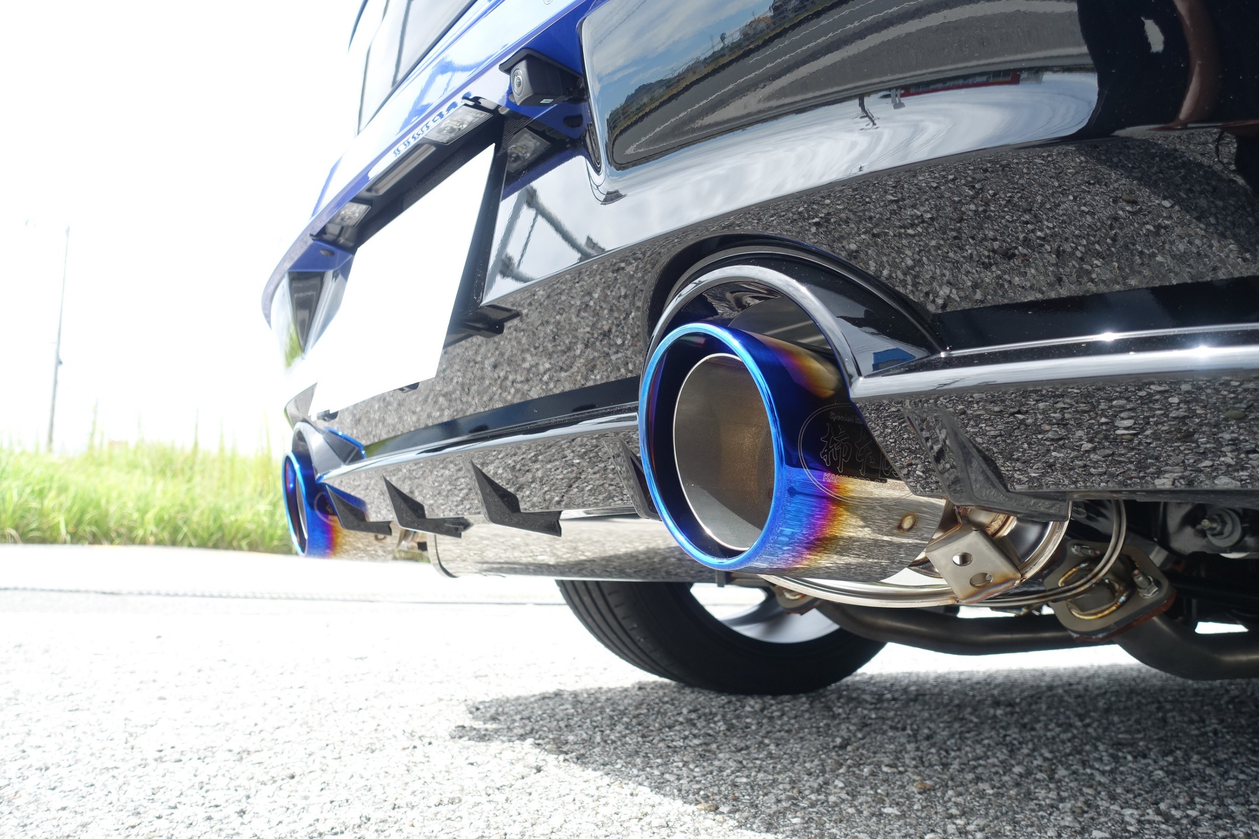 ほんの少しのローダウンでこだわりホイールの魅力がさらに倍増！日産