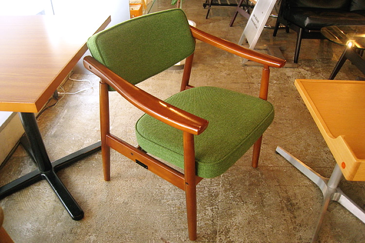 カリモク60 Dチェア（タープグリーン） | collect