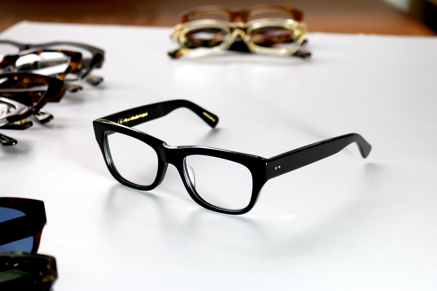 Oliver Goldsmith｜About 「CONSUL」｜TOPIC｜Continuer Inc.｜メガネ