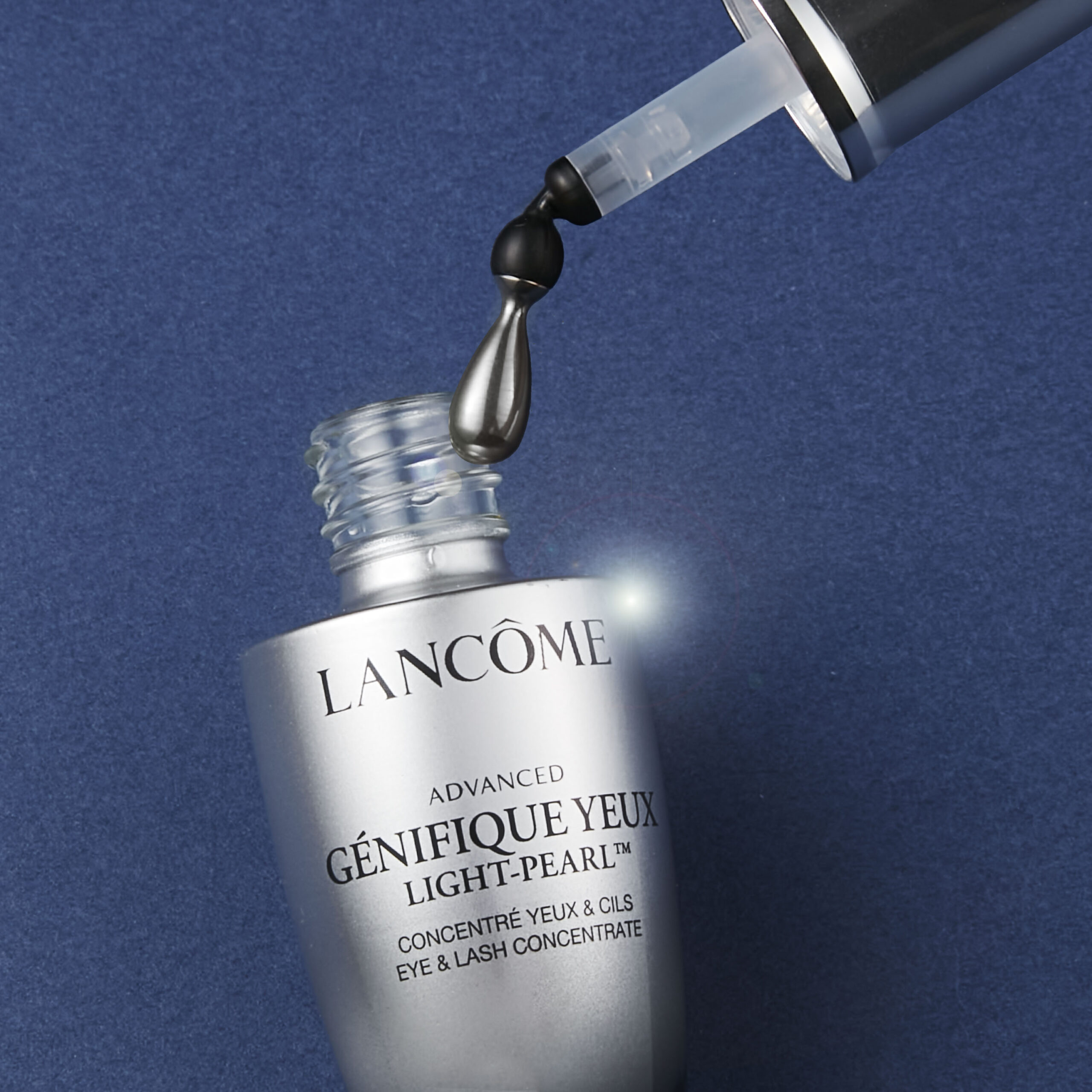 肌の美肌菌に着目し、進化を続けるランコムのジェニフィックから、目も