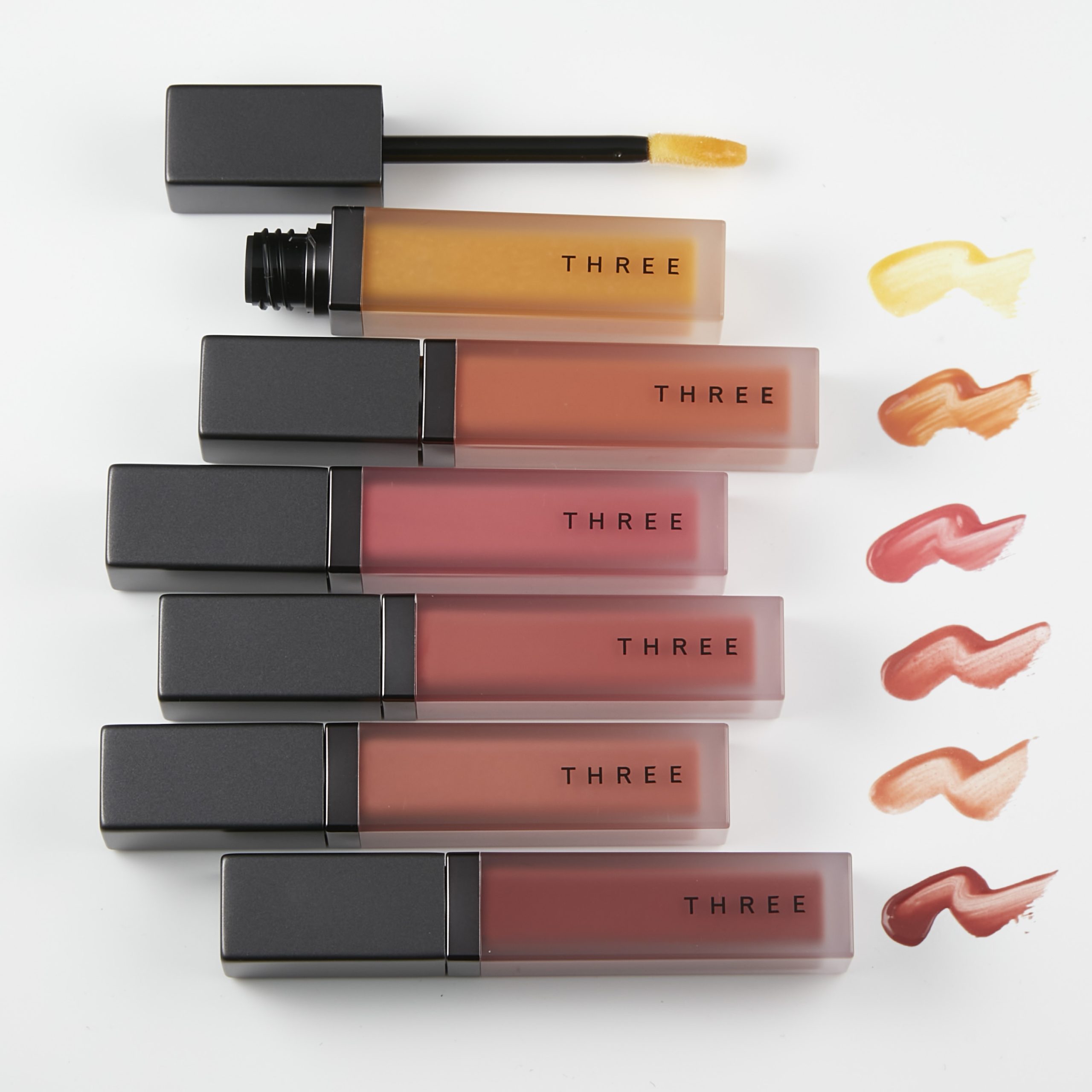 THREE「ディヴァインリップジェム」 - COSME at MAG (コスメアットマグ)