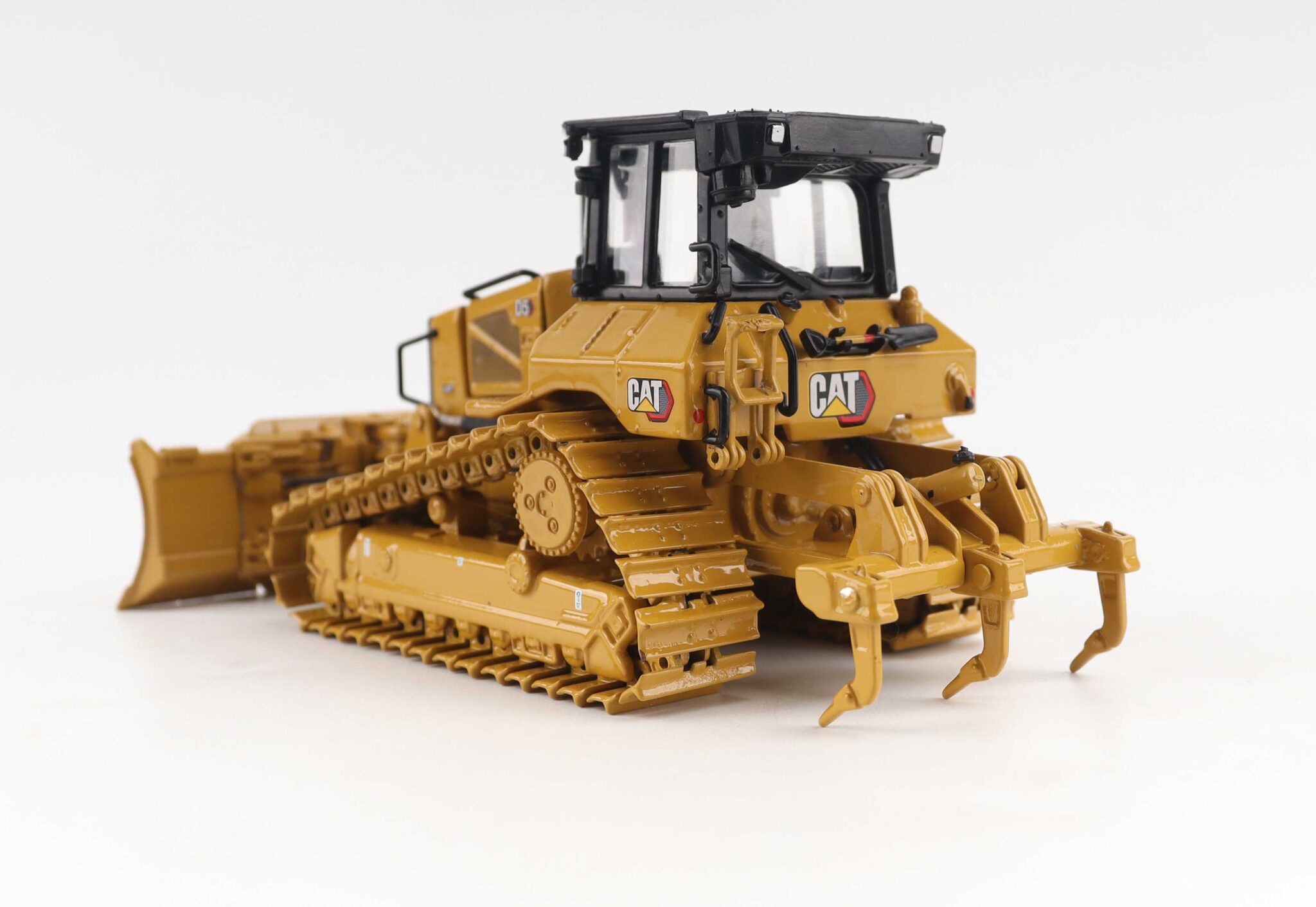 Cat 1:50 D5 LGP Dozer with Folding Blade 85752 - Cat® Diecast