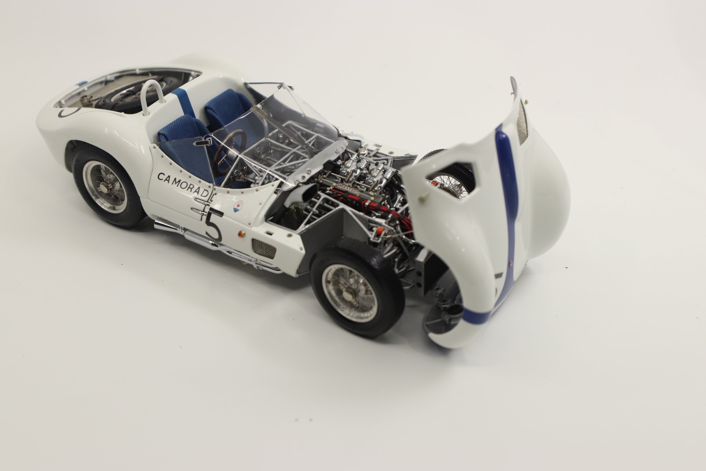CMC Maserati Tipo 61 Birdcage 1960 1/18 Diecast Model - www