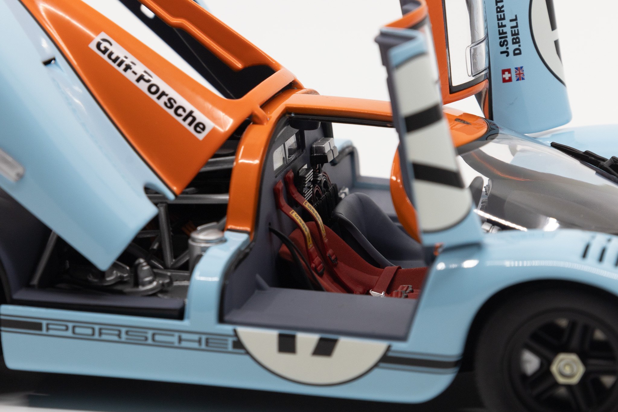 Autoart Porsche 917 Long Tail #17 LeMans 1971 Gulf J.Siffert D