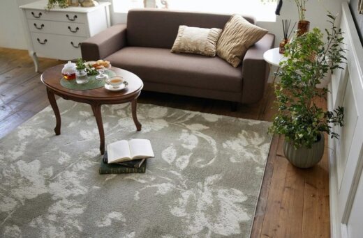 エレガントな植物柄！シワのなりにくいナイロンラグ『NELF/ネルフ