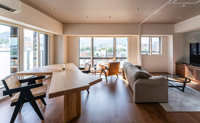 053 CAPITOL COMPLEX ARMCHAIR（キャピトル コンプレックス アーム