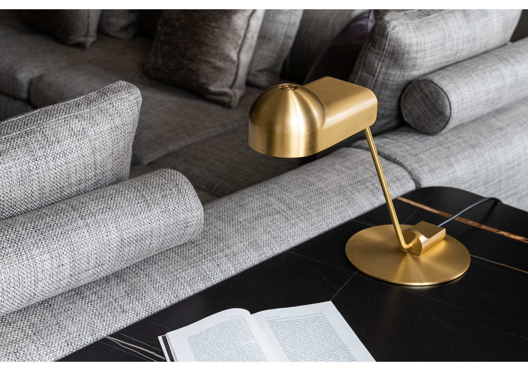 Karakter （カラクター）DOMO TABLE LAMPドーモ テーブル ランプ