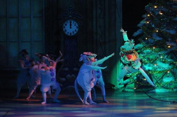神戸に根づく貞松・浜田バレエ団の『くるみ割り人形』｜チャコット