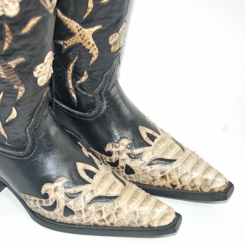 ウエスタンブーツ専門店 本格派ブーツをメキシコから直輸入