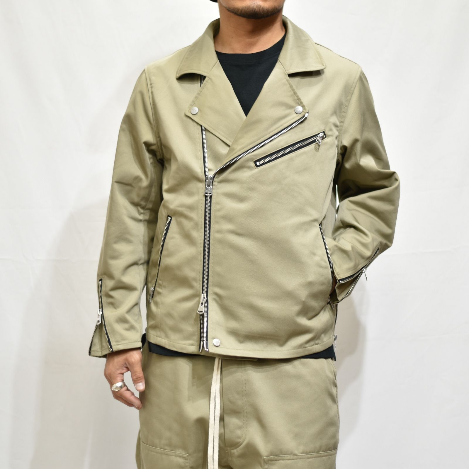 ISAMU KATAYAMA BACKLASH - ×× Dickies ライダース (KHAKI) | chord
