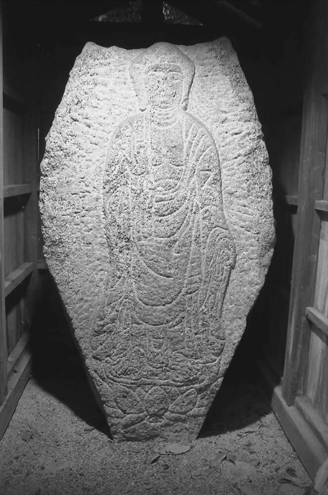 自然石線刻阿弥陀如来立像(藤尾石仏) | 生駒市デジタルミュージアム