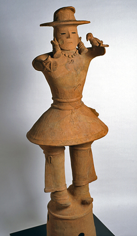 オクマン山古墳出土の埴輪鷹匠 - 太田市ホームページ（文化財課）