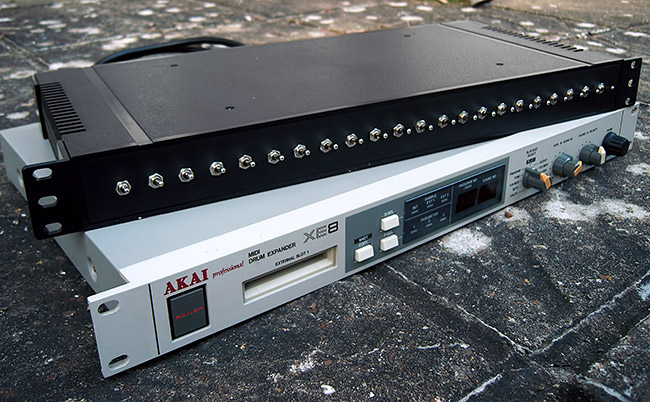 Circuitbenders - circuit bent Akai XE8 Drum Module