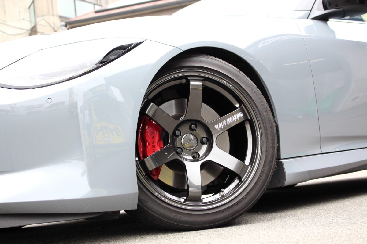 RZ34 フェアレディZにTE37 SAGA S-plus 19インチ FACE-4を装着