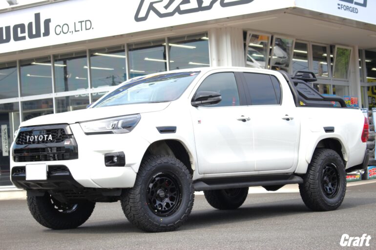 ハイラックスGRスポーツに人気の 「 275/70-17 」 RAYS デイトナM9+ と