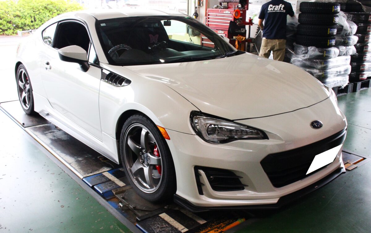 スーパーGTRデザインのアドバンTC-4をBRZに履く。 | 鈴鹿店 | 店舗