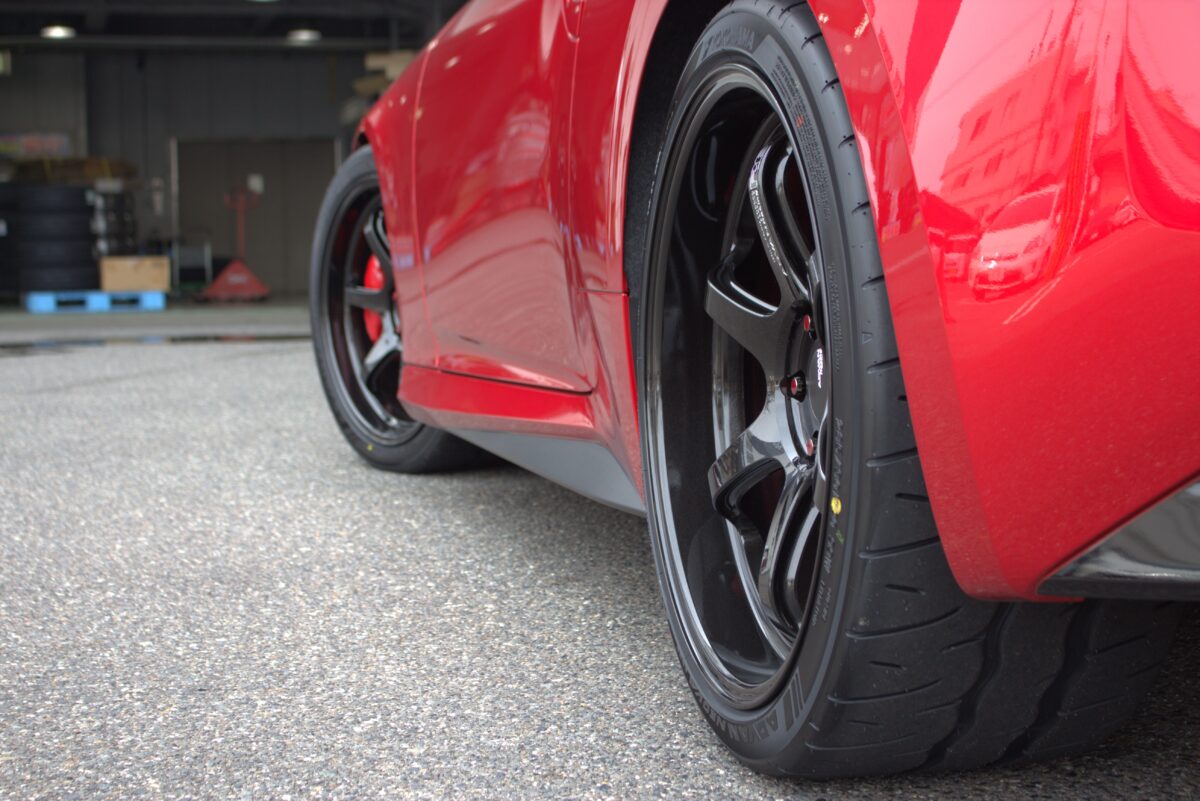 フェアレディRZ34】HKS ハイパーマックスR×アドバンレーシング R6で