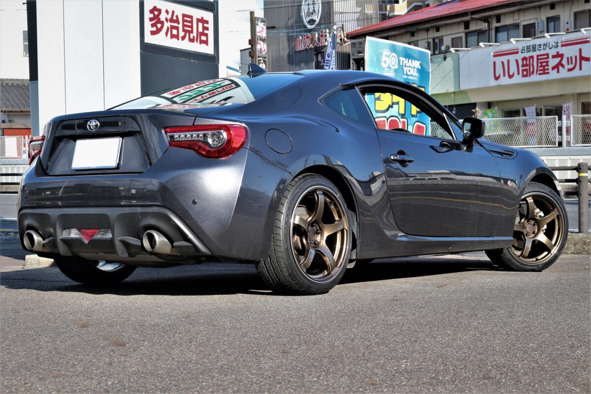 ZN6 86】アドバンTC-4をノーマル車高で18インチをツライチ装着