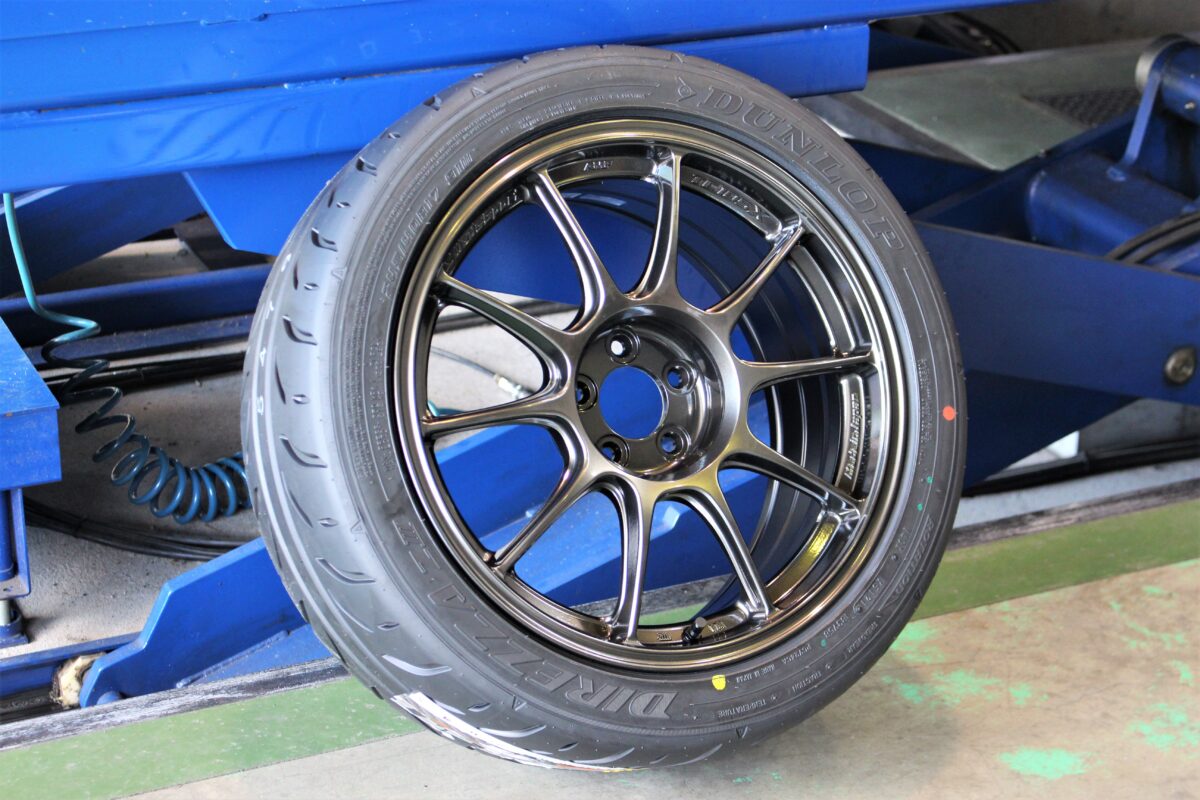 トヨタ 86koukiにウェッズスポーツ TC105-X 17インチ。ディレッツァ