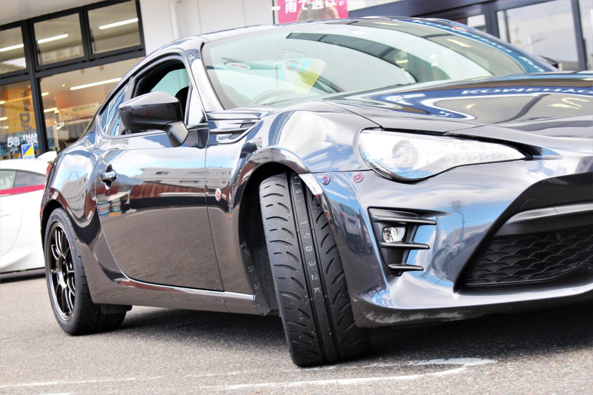 トヨタ 86koukiにウェッズスポーツ TC105-X 17インチ。ディレッツァ