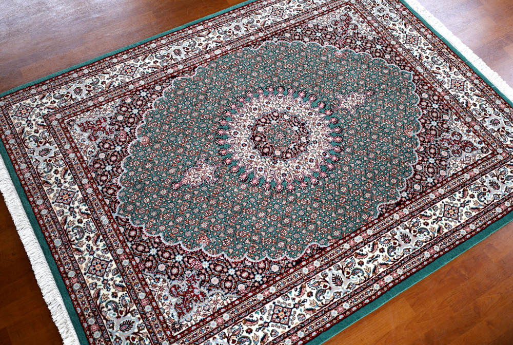 イラン産手織りペルシャ絨毯 緑 ウール＆シルク ／手織りラグの店