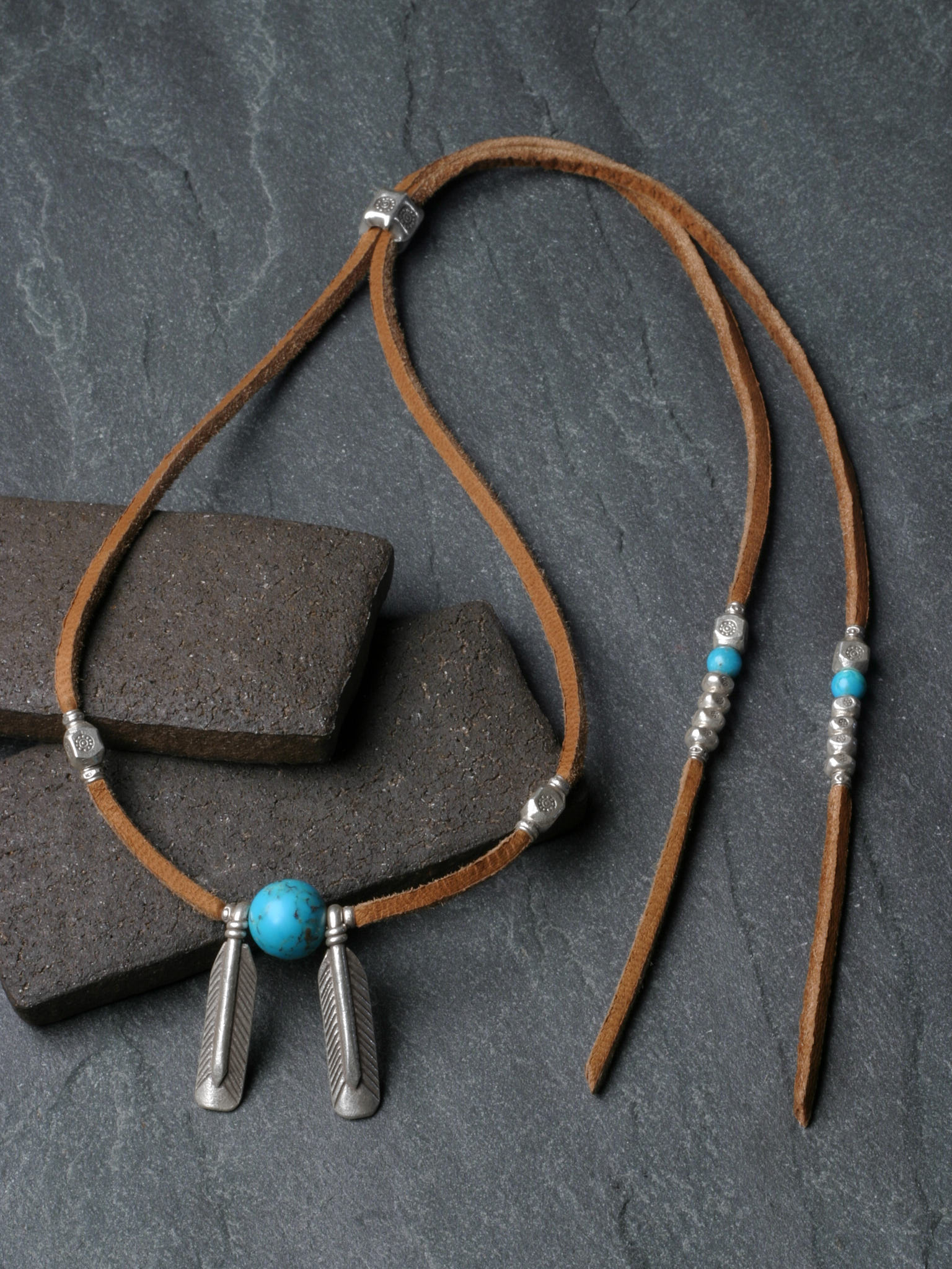 カレン族シルバー ビーズ 天然無染色 ターコイズ 12mm玉 鹿革紐