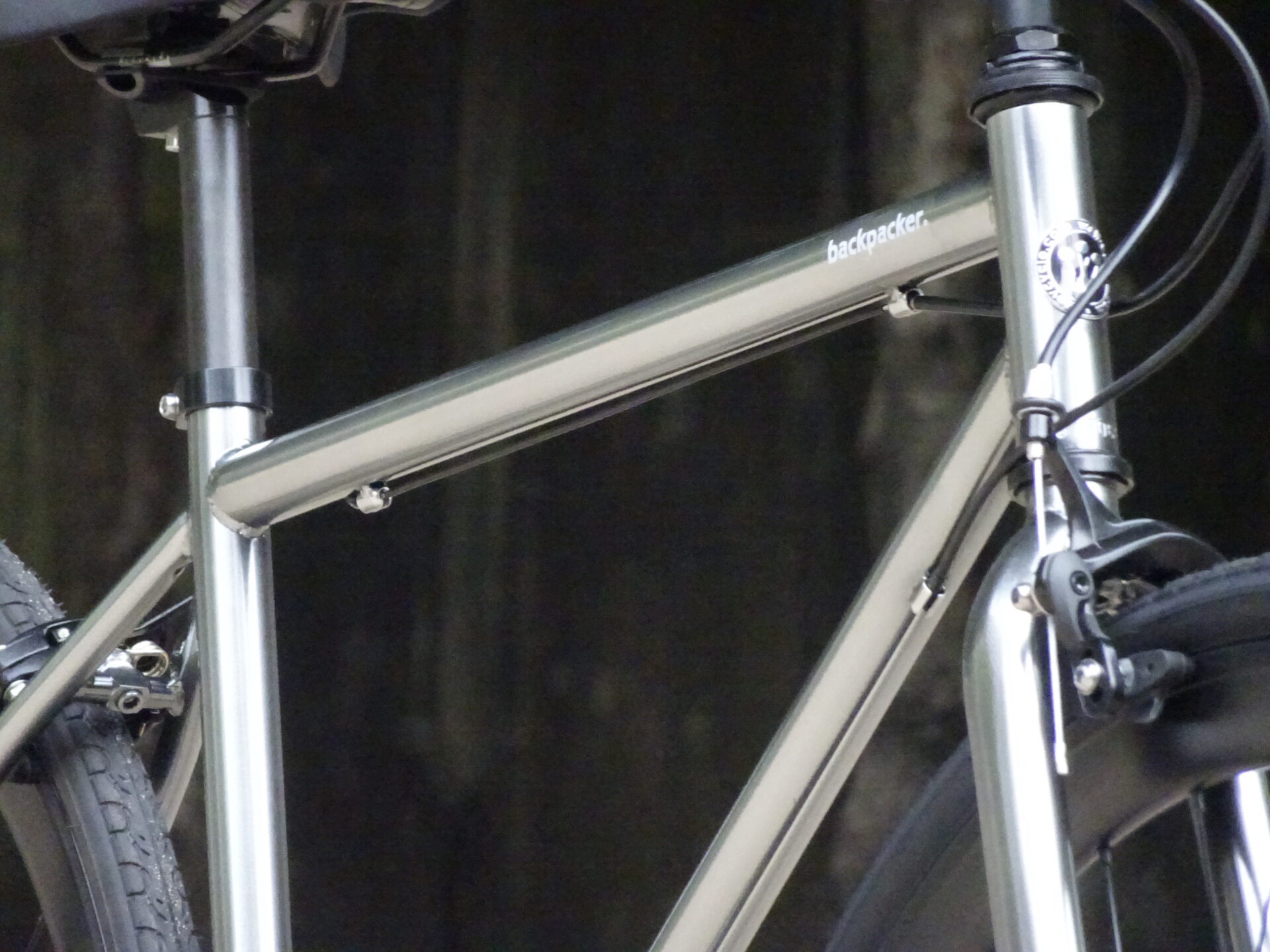 3万円以下で買えるクロスバイクBACK PACKERの新色が予想以上にカッコ