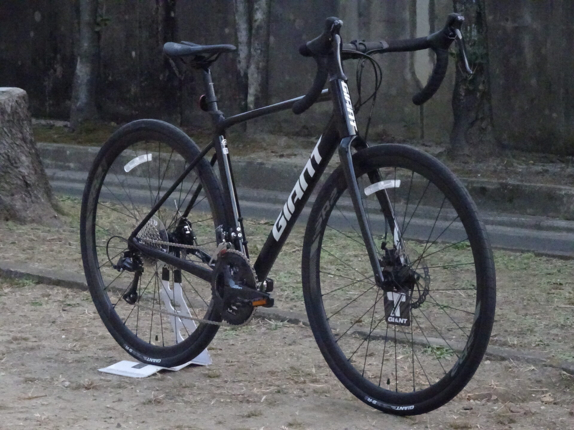 在庫限り‼】2020年モデル GIANT / CONTEND AR3 お買得にして販売中