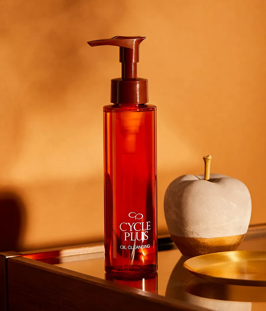 オイル クレンジング 〈メイク落とし〉 | なめらかにのびて毛穴の奥