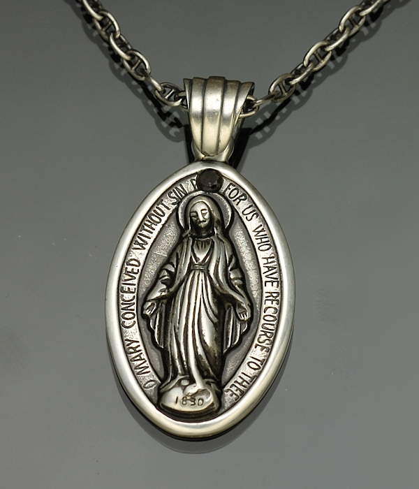 チバユウスケさん,ハルキさん,武藤昭平さん着用の MARQUEE MQE-509