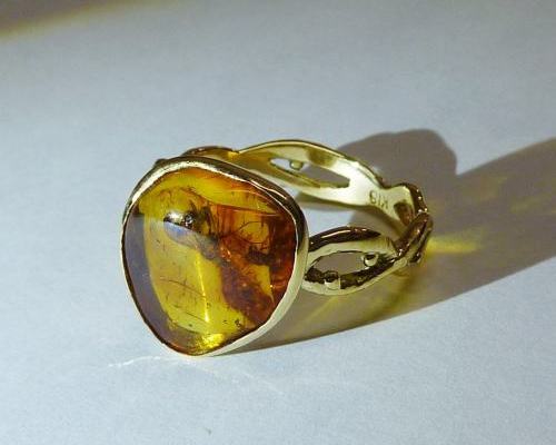 オーダーデザインリング 虫入り琥珀のリング（リージュエリー）
