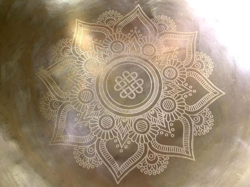マンダラ彫シンギングボウル｜アマナマナ｜ヒーリング・マインドフルネス