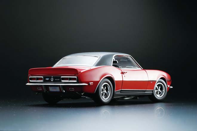 1/18ダイキャスト シボレーカマロがやっぱり熱い！【イジリーズ・ルーム】