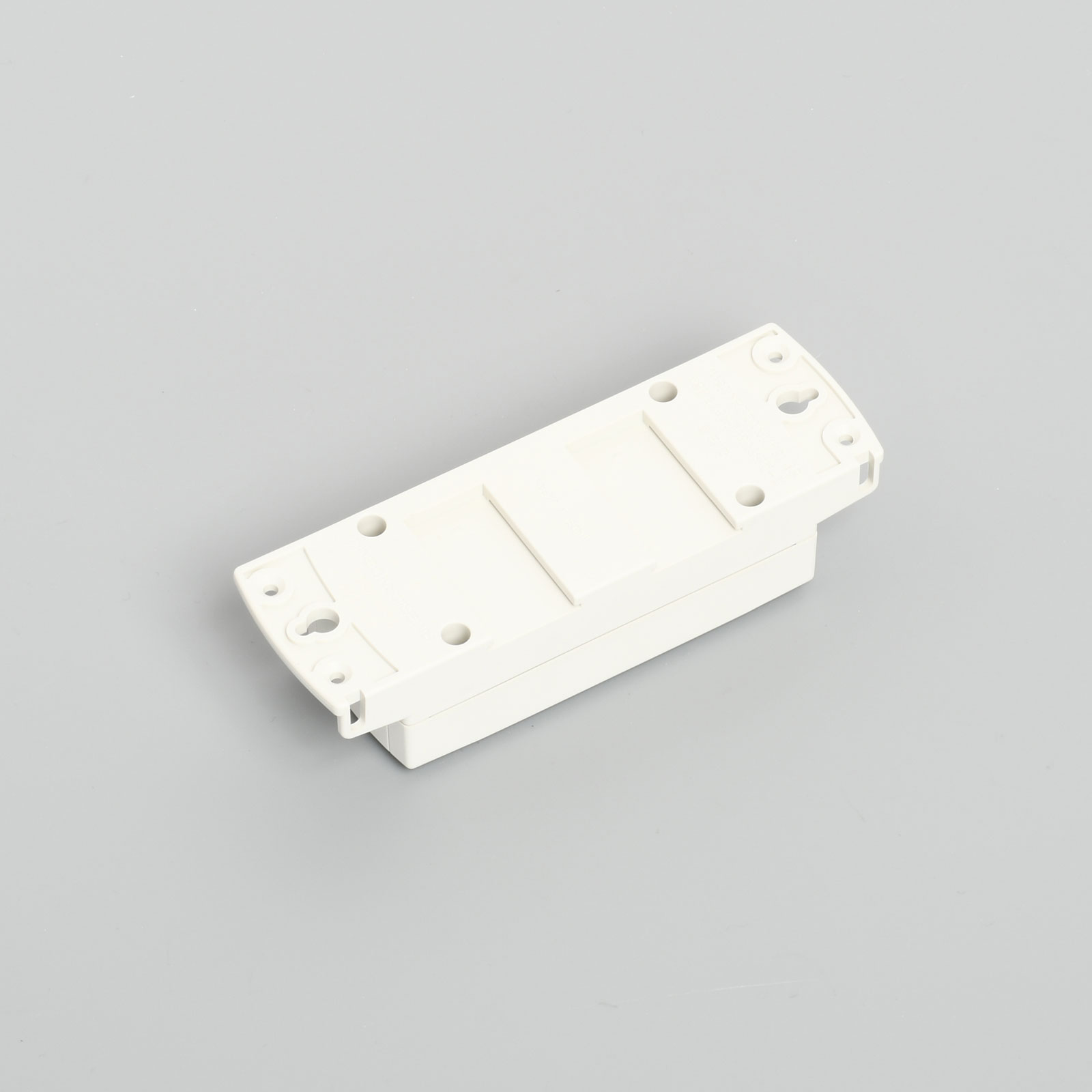 KC1110(5M) 接地形2P 15A 250V (NEMA L6-15) マルチユースOAタップ