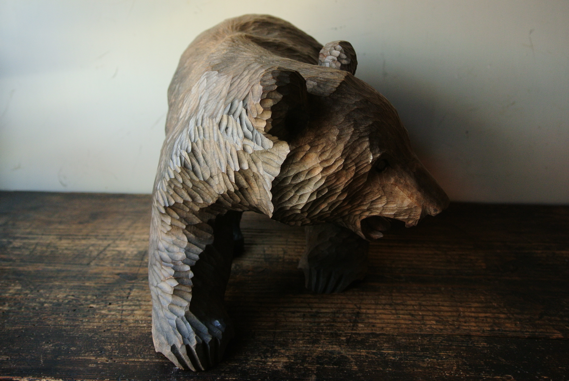 空知武 作 「這い熊」木彫り熊 - アンティーク雑貨・古道具の札幌