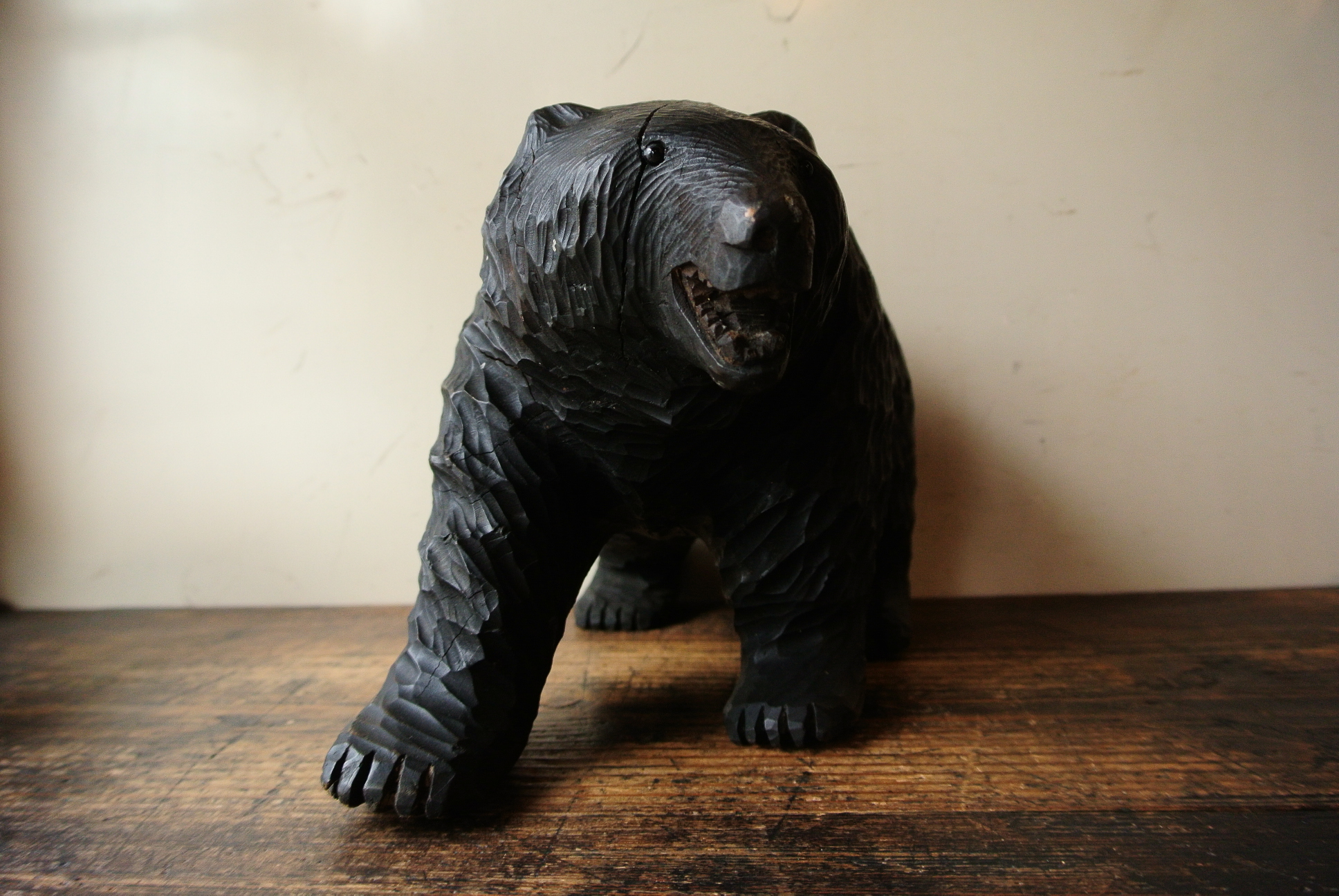 古い木彫り熊 - アンティーク雑貨・古道具の札幌 アンティークショップ