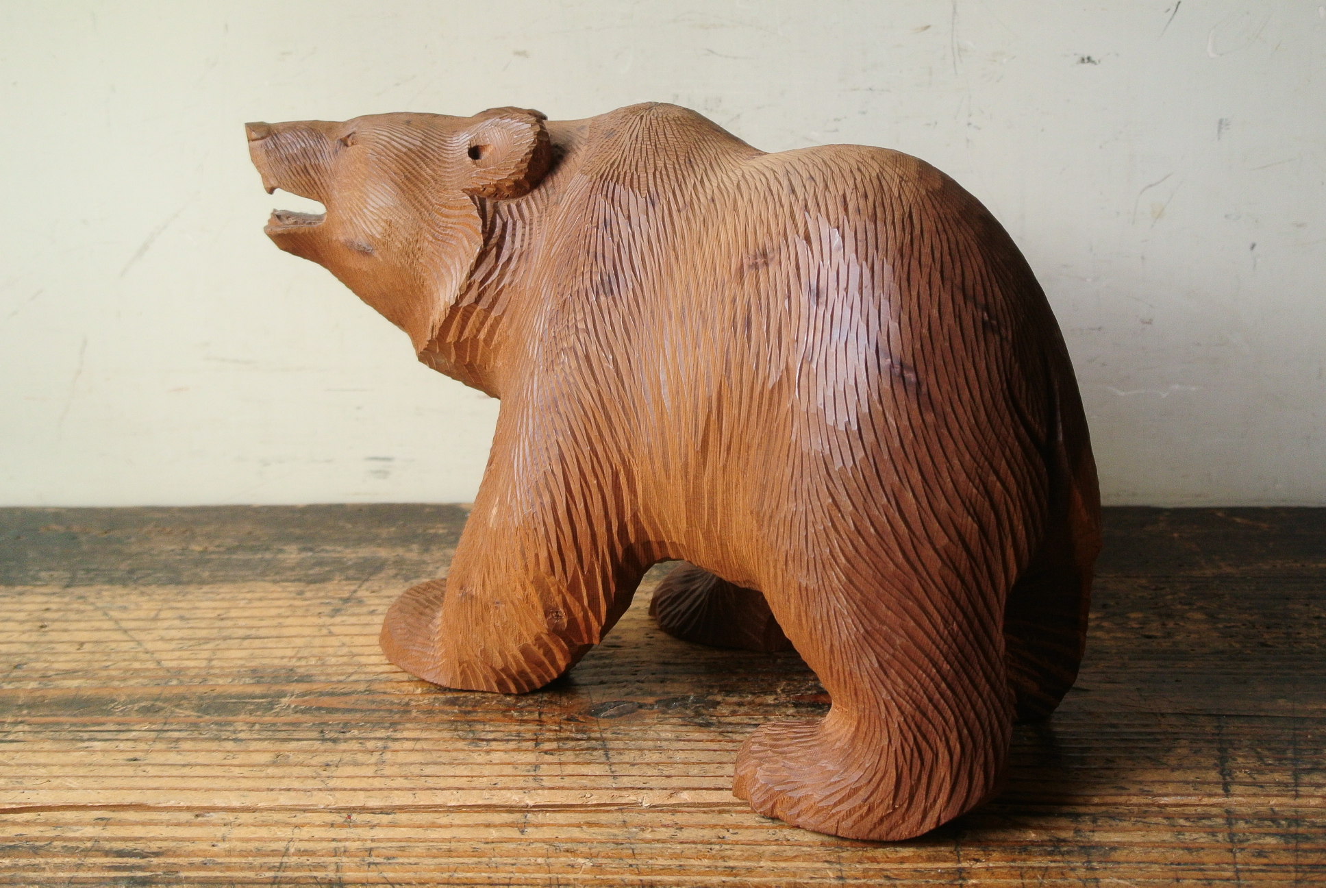 加藤貞夫「這い熊」木彫り熊 - アンティーク雑貨・古道具の札幌