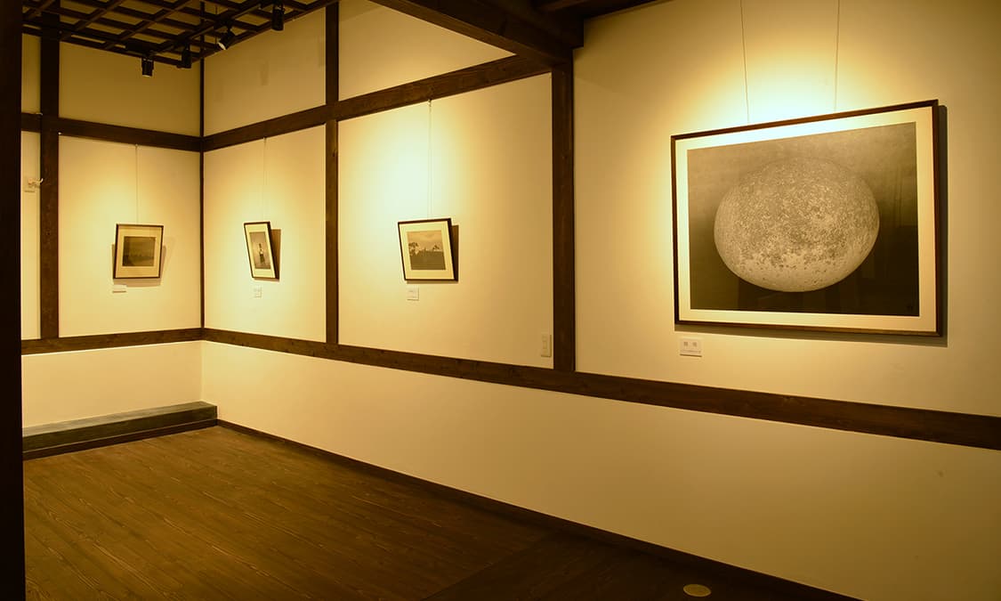 塩谷定好 鳥取県文化財古民家で山陰の自然写真を鑑賞 - Japan Travel