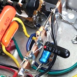 aNaLoG.MaN Beano Boost treble booster effects pedal