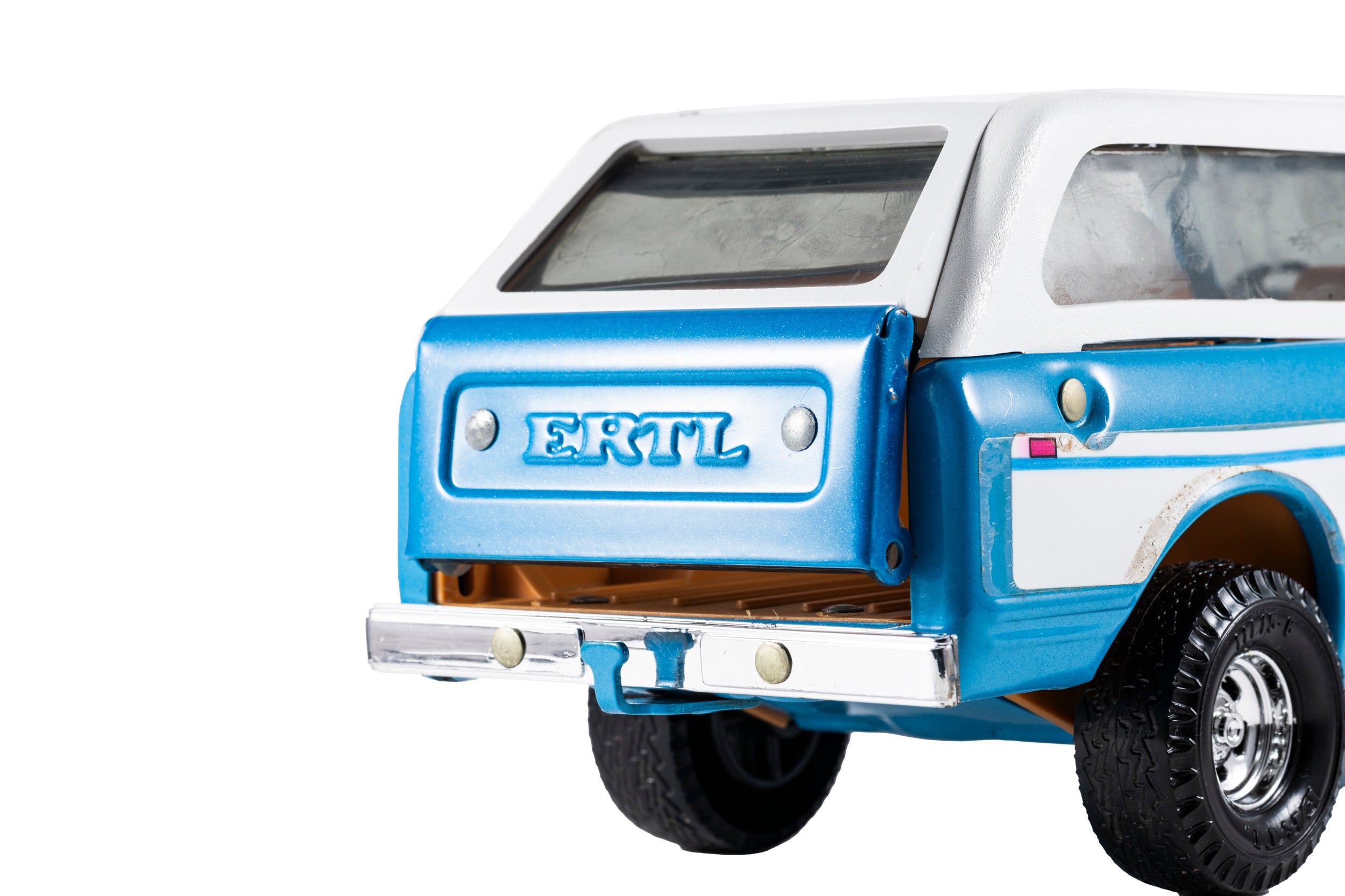 International Scout Traveler Toy from ERTL – Analog:Shift