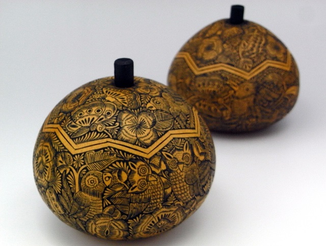 ペルー直輸入のひょうたんアート！ 手彫りひょうたん細工小物入れ販売