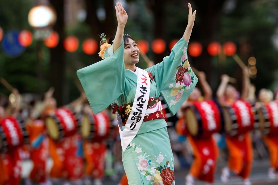 2025年版!岩手【盛岡さんさ踊り】の由来から踊り手2万人による世界一の